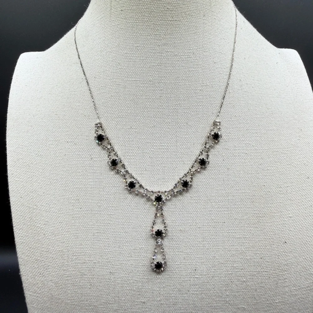 N/A elegant black